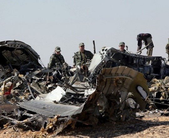 عثر الخبراء على آثار مواد متفجرة في حطام الطائرة