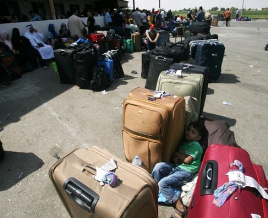 معاناة معبر رفح