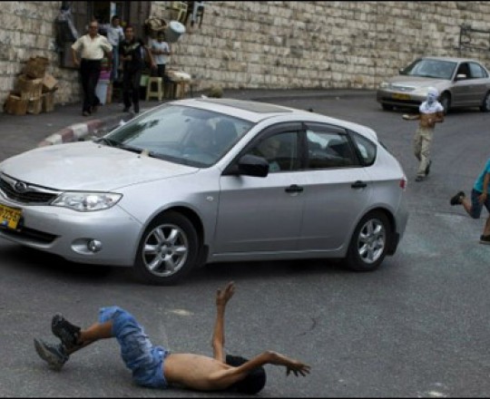 مستوطن يدهس طفلاً جنوب الخليل