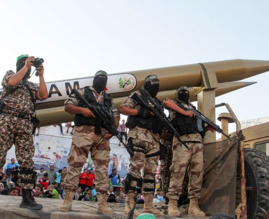 عناصر من كتائب القسام الجناح العسكري لحركة حماس