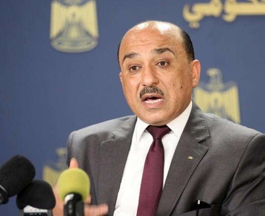 وزير الاشغال العامة والاسكان د. مفيد الحساينة