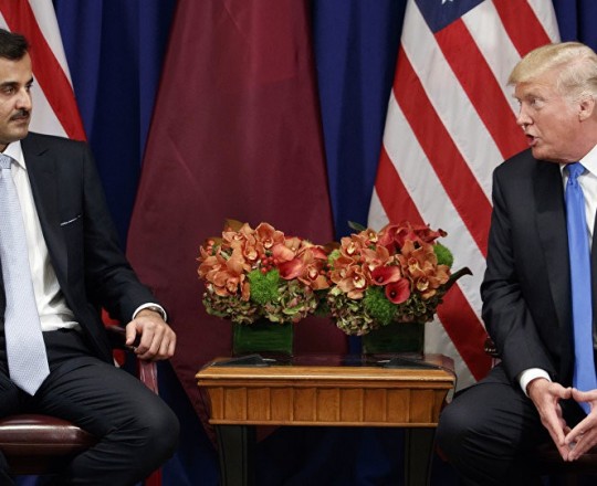 أرشيفية - ترامب وأمير قطر