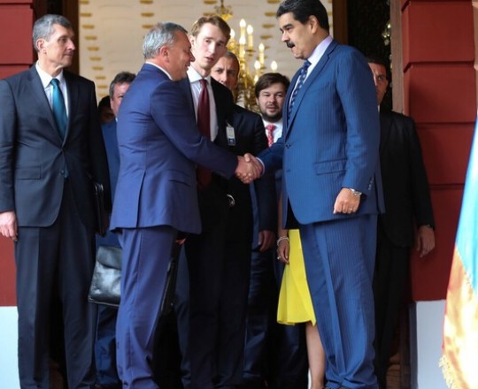 نائب رئيس الوزراء الروسي يوري بوريسوف يلتقي الرئيس الفنزويلي نيكولاس مادورو في كاراكاس