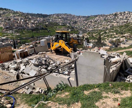 الاحتلال يُمهل عائلة لهدم منزلها في الخليل المحتلة