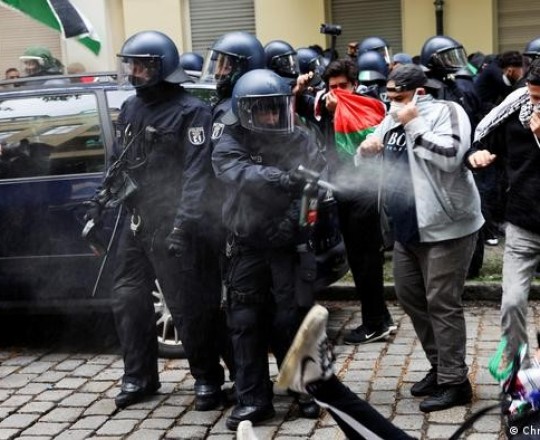 الشرطة الألمانية تقمع تظاهرة مؤيدة لفلسطين