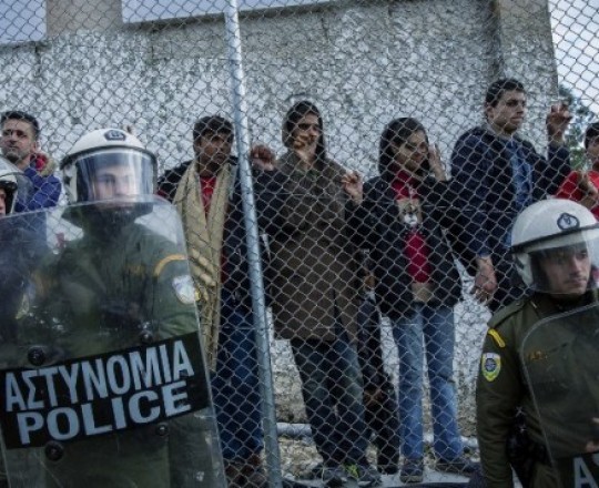 لاجئون في اليونان