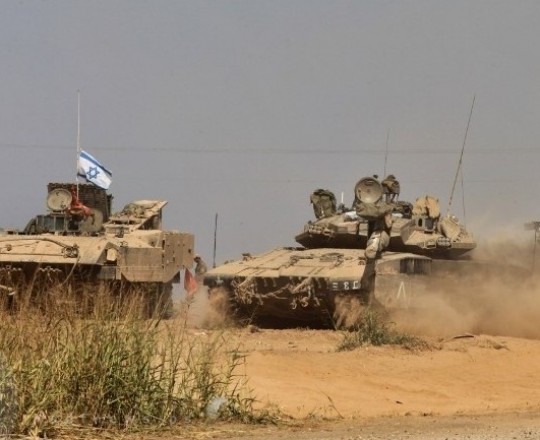 آليات جيش الاحتلال على الحدود الشرقية مع قطاع غزّة