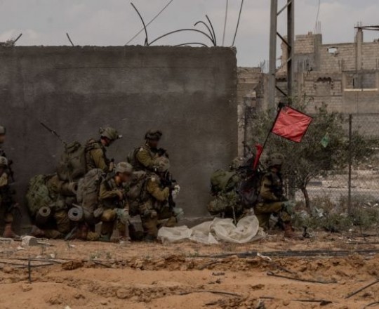 جنود من جيش الاحتلال أثناء المعارك شمال قطاع غزة .jpeg