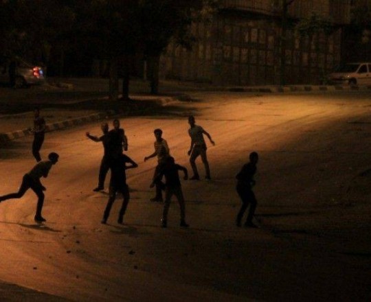 مواجهات للشبان الذين يتصدون ببسالة لغطرسة المستوطنين بحق أبناء شعبنا 