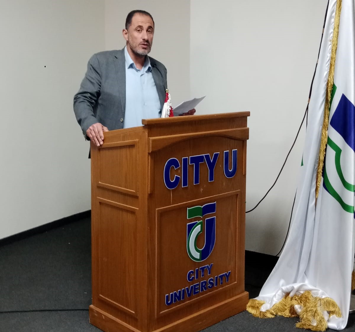 الرفيق هيثم عبده أثناء إلقاءه كلمته