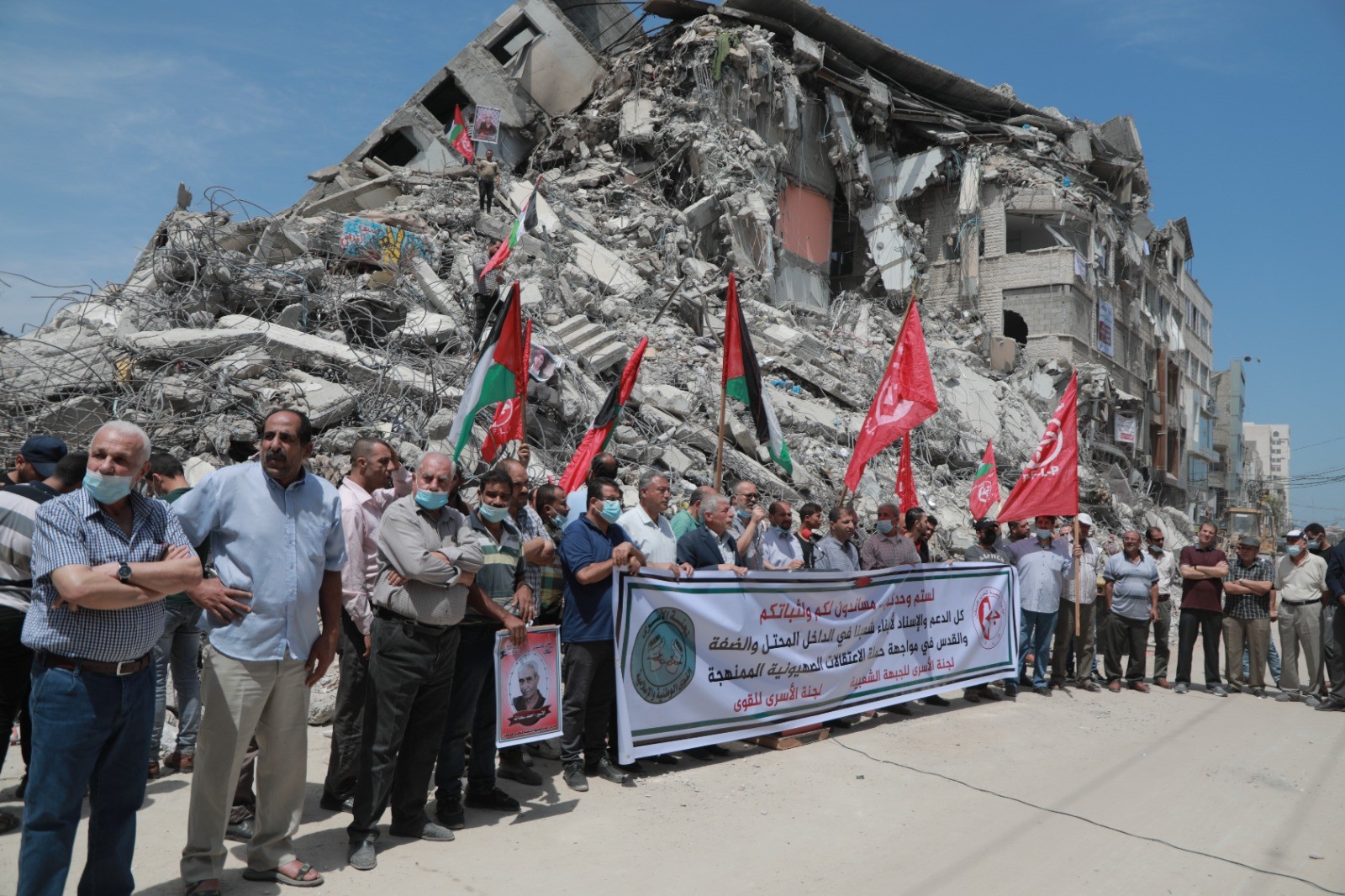 غزة.. لجنة أسرى الشعبيّة تنظم وقفة رافضة لحملات الاعتقال بحق أبناء شعبنا (3).jpg