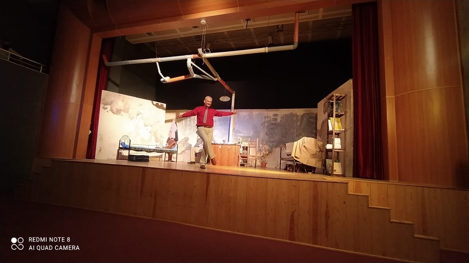 عرض مسرحية المهاجران في غزة  (1).jpg