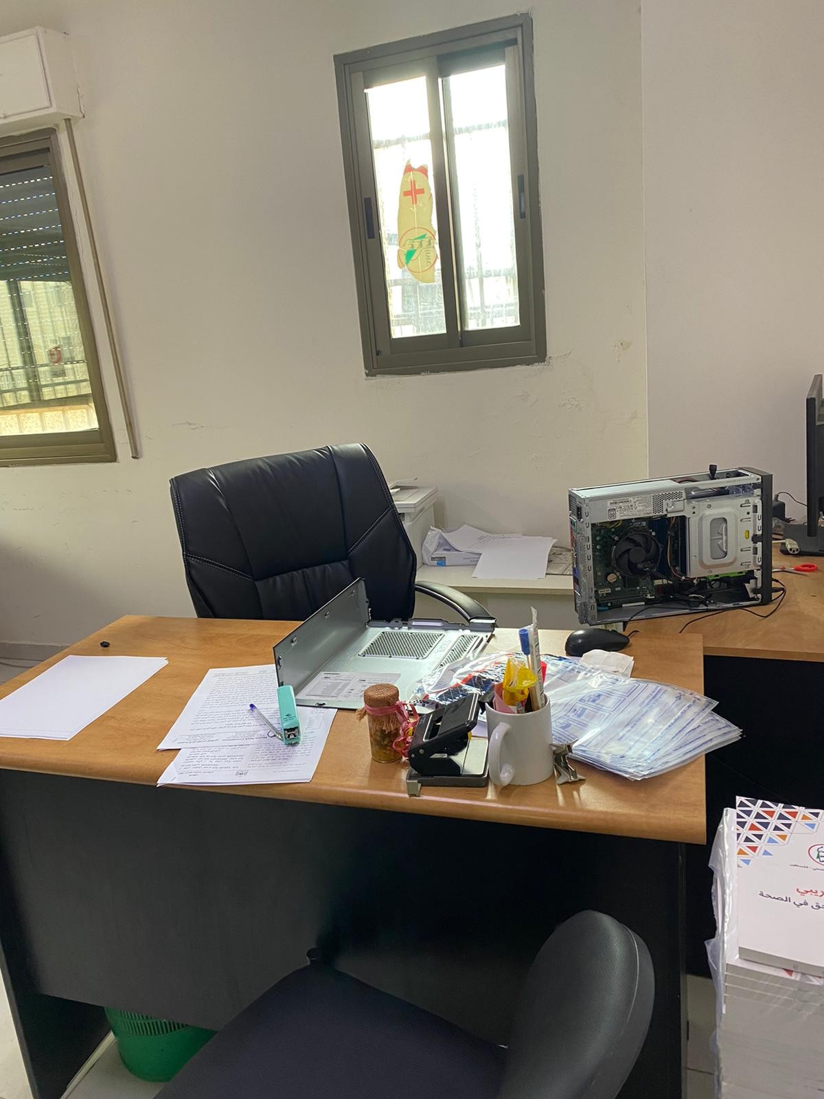 اقتحام الاحتلال لمؤسسة لجان العمل الصحي (3).jpg