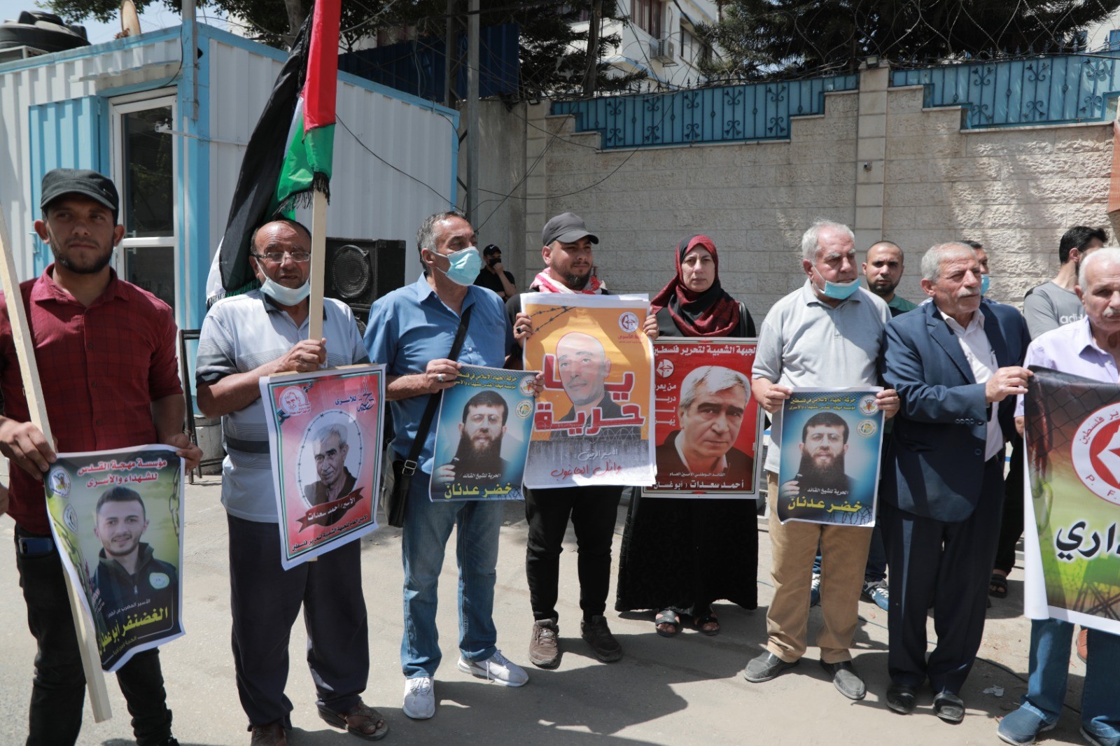 الشعبيّة تنظم وقفة أمام مقر المندوب السامي دعمًا للأسرى المضربين عن الطعام (6).jpg