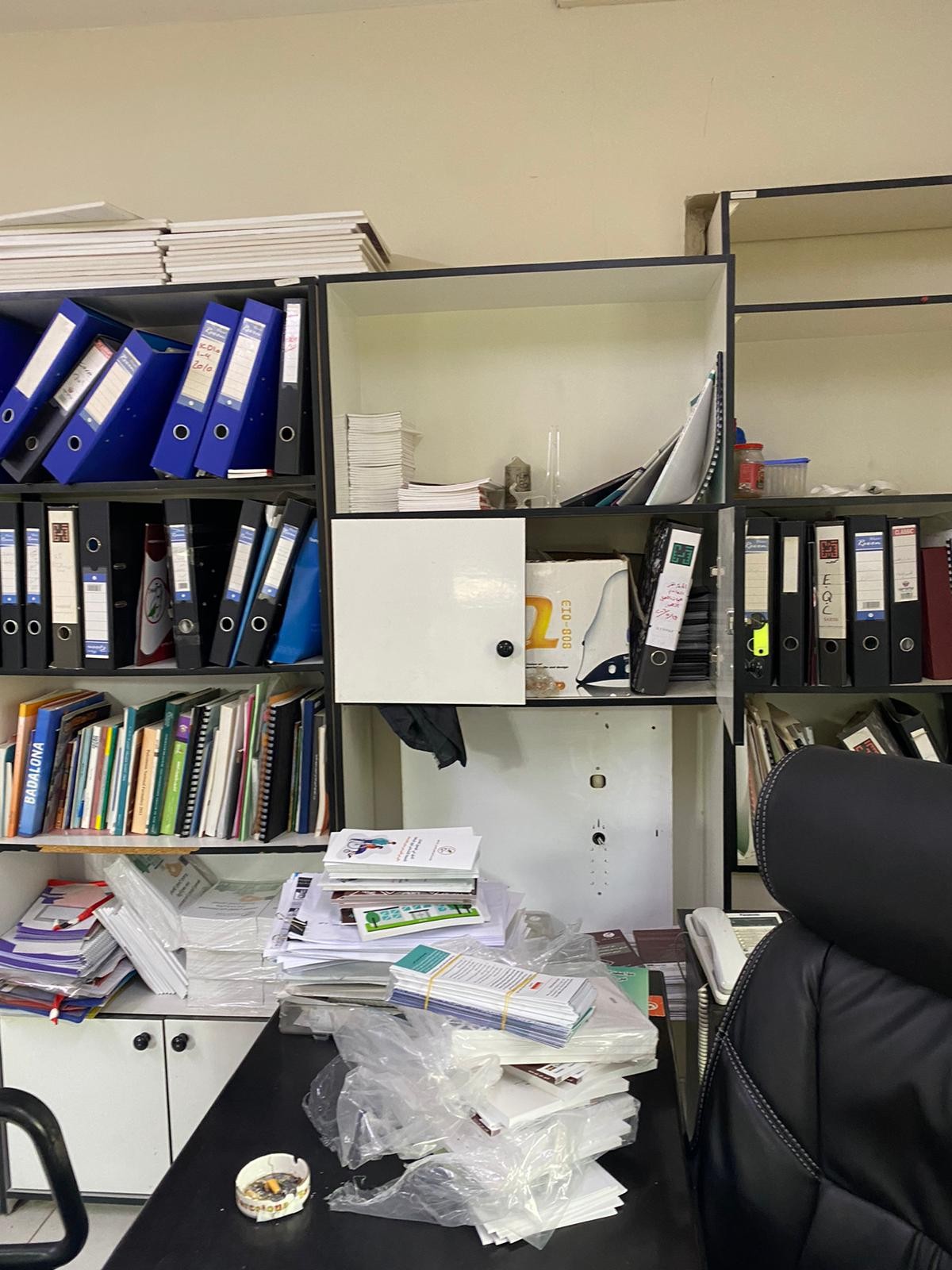 اقتحام الاحتلال لمؤسسة لجان العمل الصحي (2).jpg