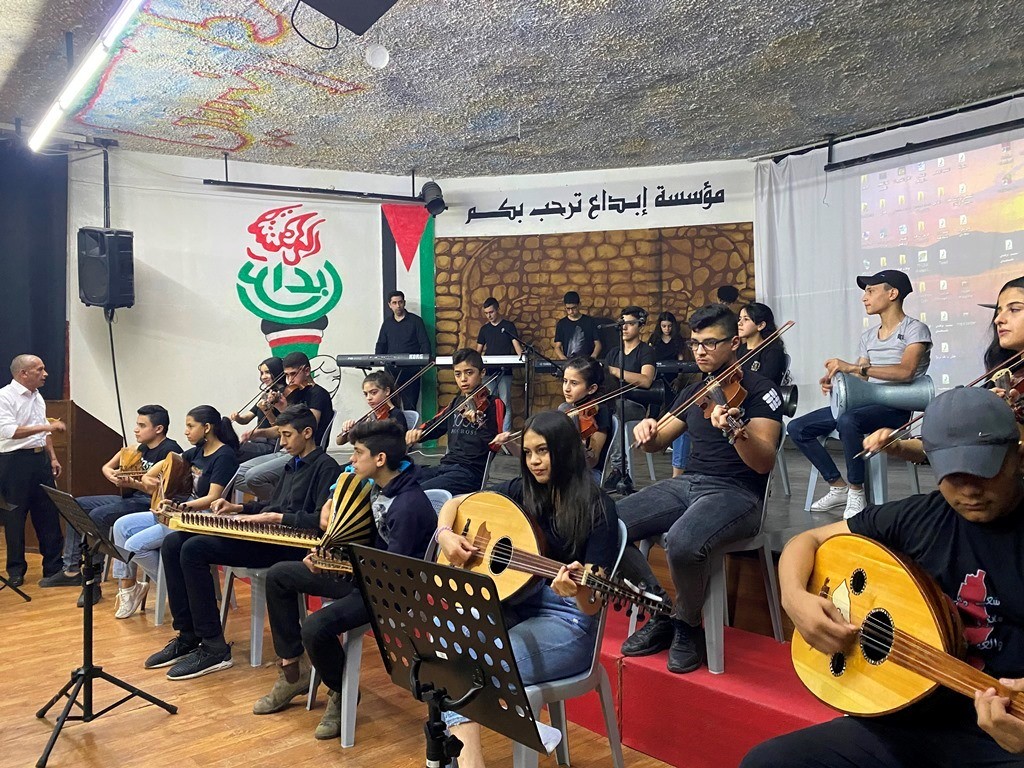 ابداع ومركز بديل يكرمان الاسير المحرر رشدي ابو مخ (19).JPG